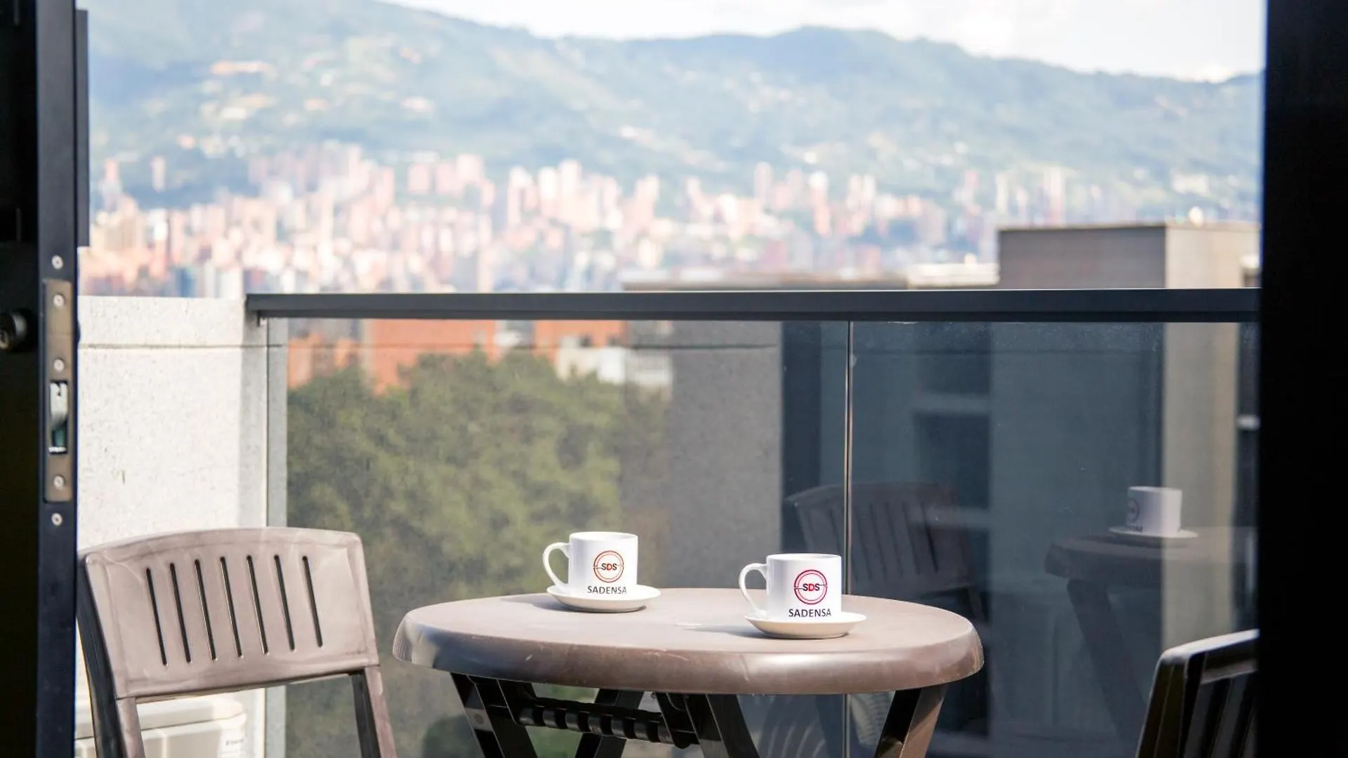 Laureles Living En El Barrio Mas Cool Del Mundo Apartment Medellin Colombia